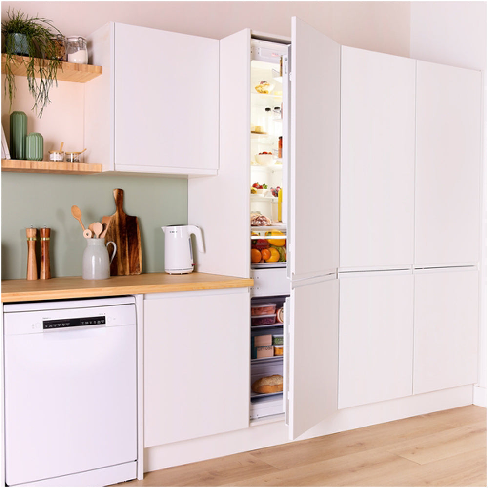 Bosch KIN96NSE0G Series 2 Fully Integrated 60-40 Fridge Freezer Frost Free - E Rated