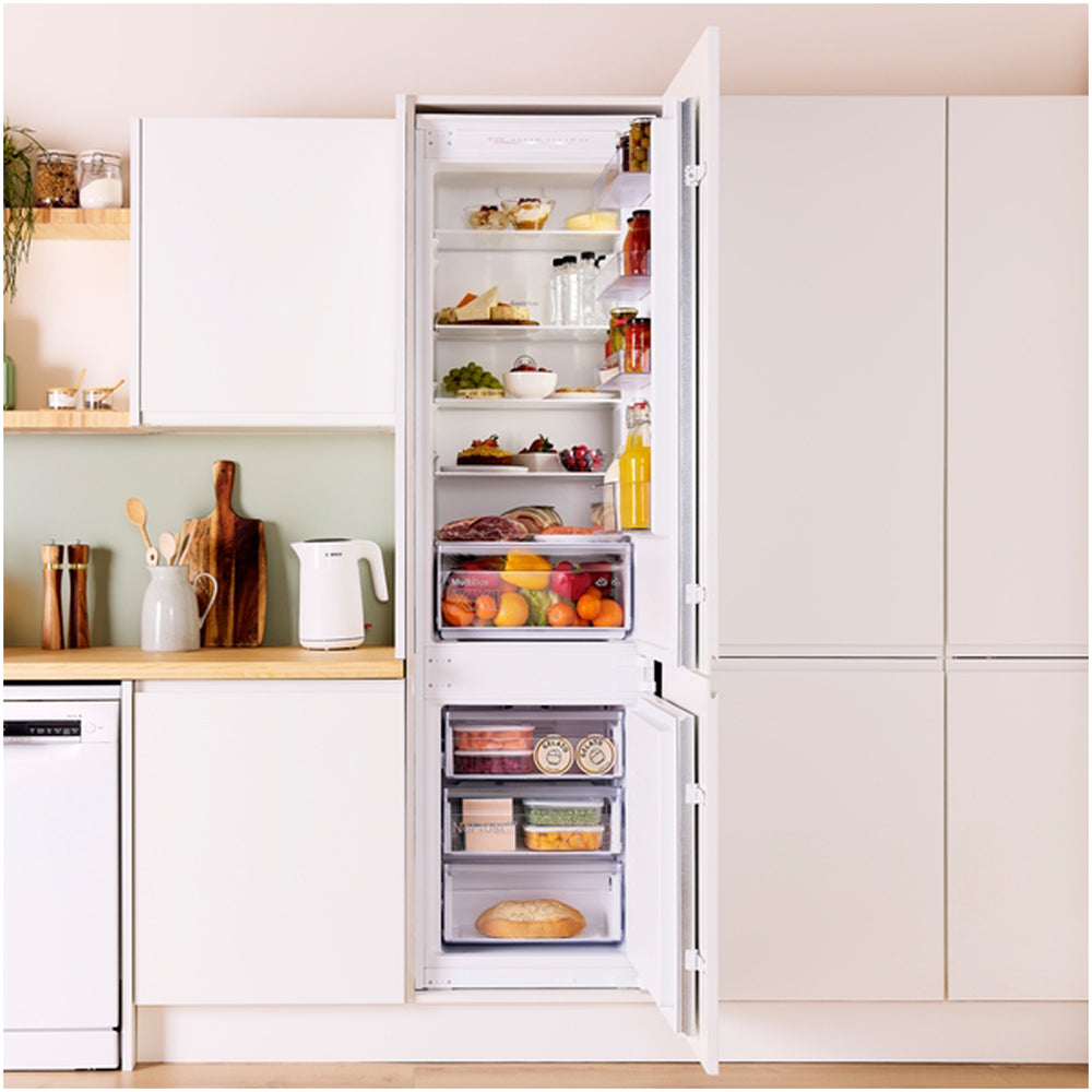 Bosch KIN96NSE0G Series 2 Fully Integrated 60-40 Fridge Freezer Frost Free - E Rated