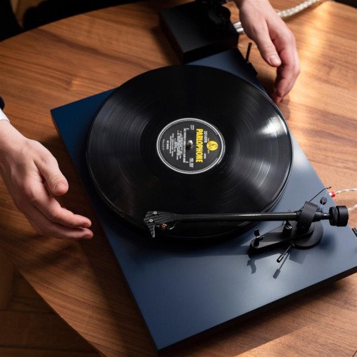 Pro Ject Debut Carbon EVO Turntable Satin Black