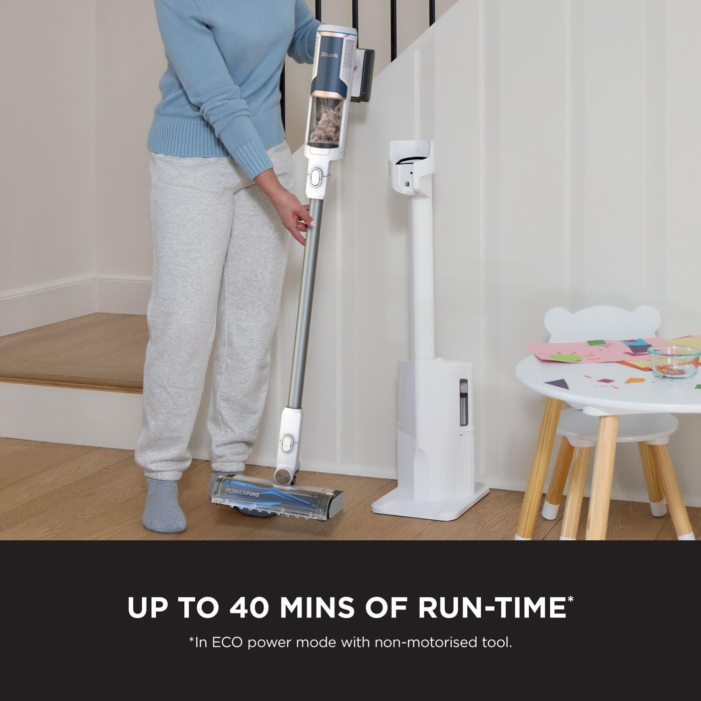 Shark BU3521UK Cordless Stick Vacuum Cleaner with Auto-Empty System White CLEARANCE